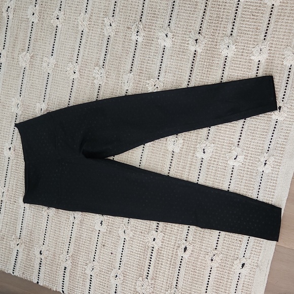Beyond Yoga Black Tonal Heart Leggings - Picture 2 of 7